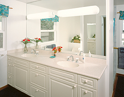 Hilo Hawaii Vacation Rentals bathroom 1